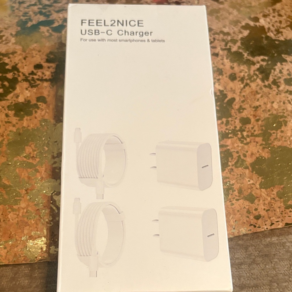 ⭐️ USB-C Charger - White-BOGO item